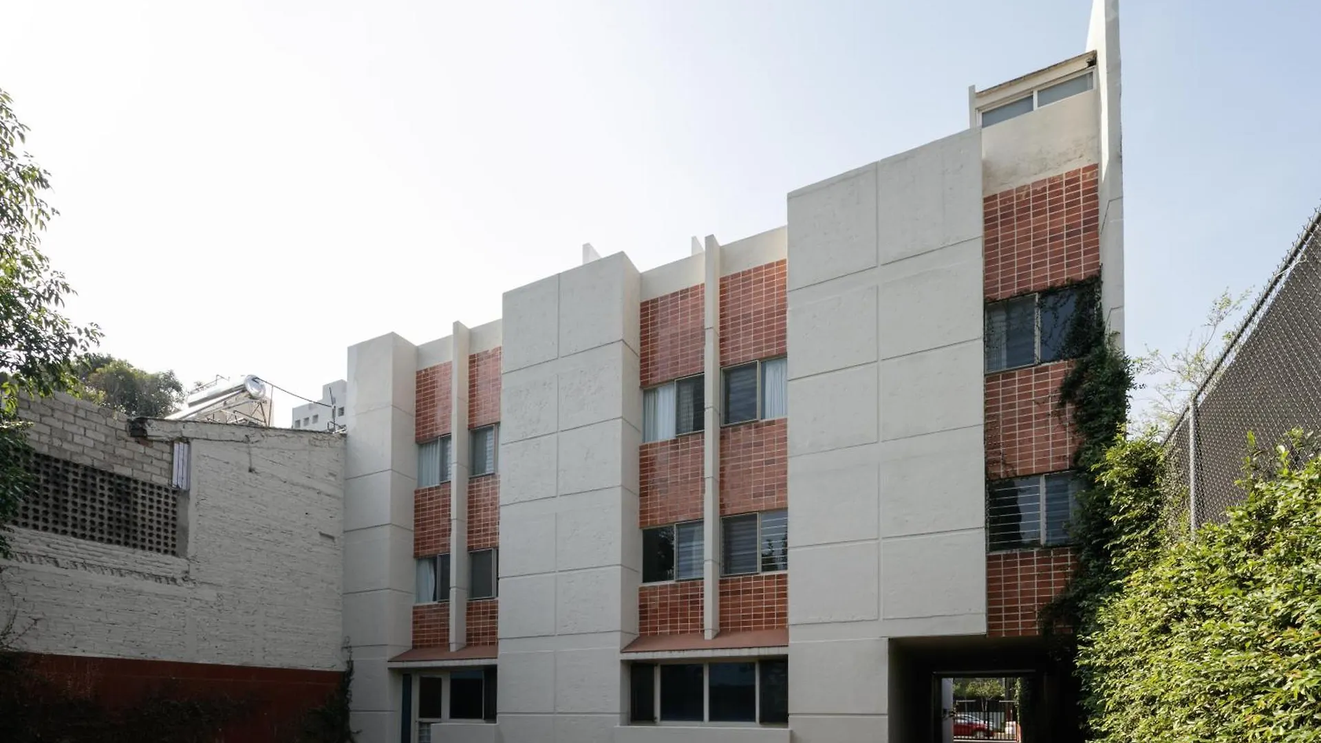 Apartamentos West End Guadalajara Aparthotel